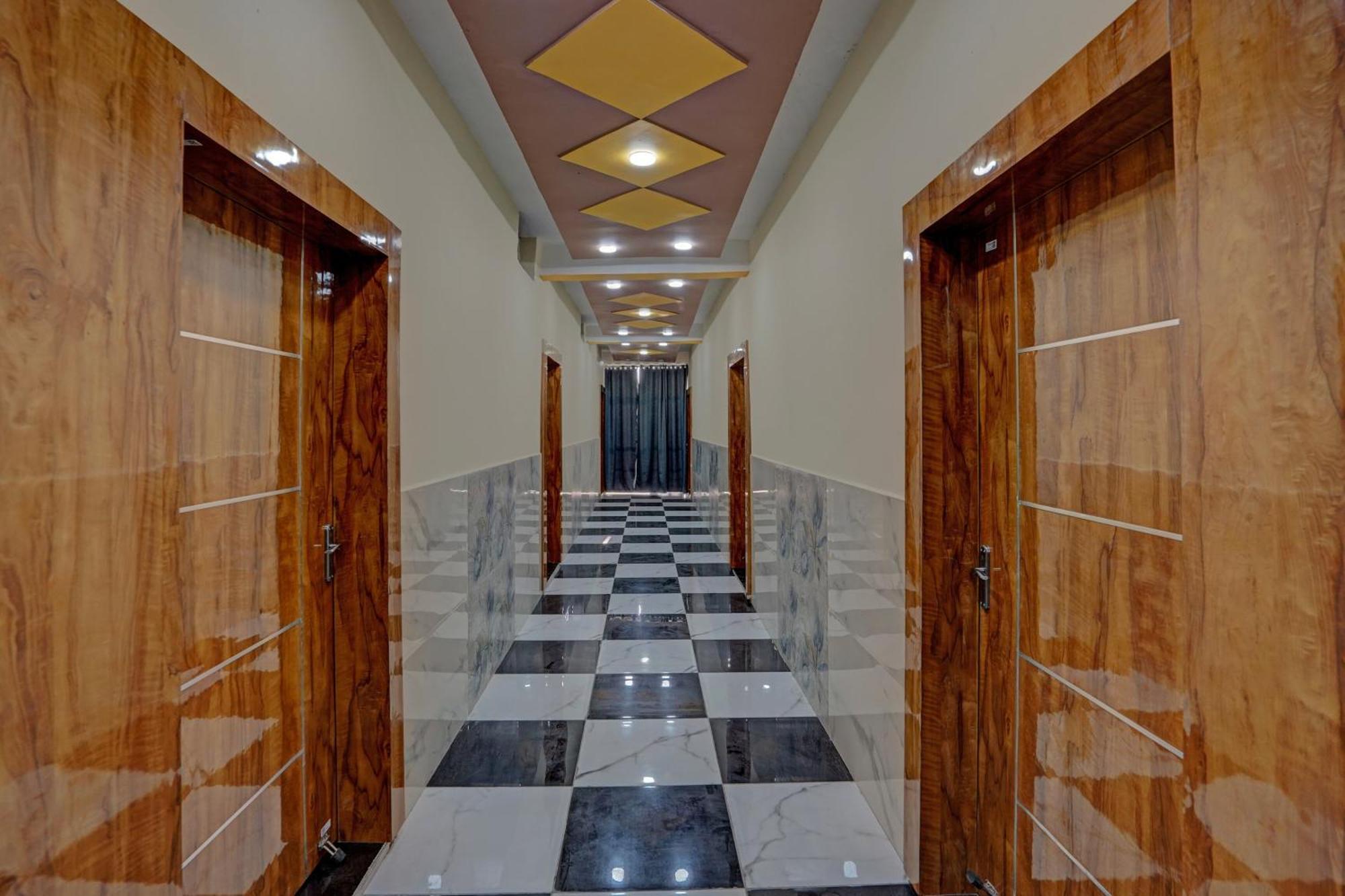 Hotel O Abhinav Hotel Noida Extérieur photo