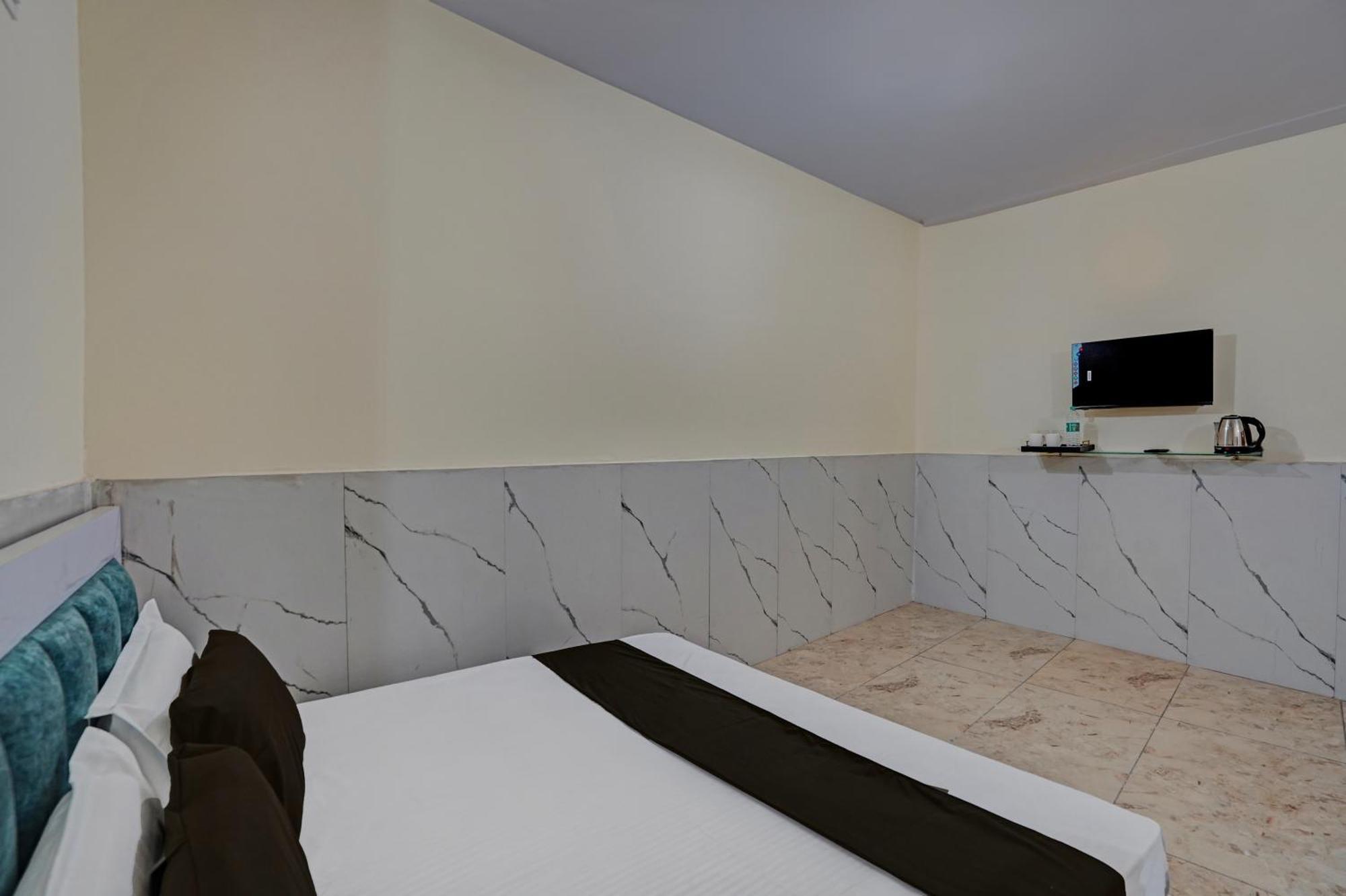 Hotel O Abhinav Hotel Noida Extérieur photo